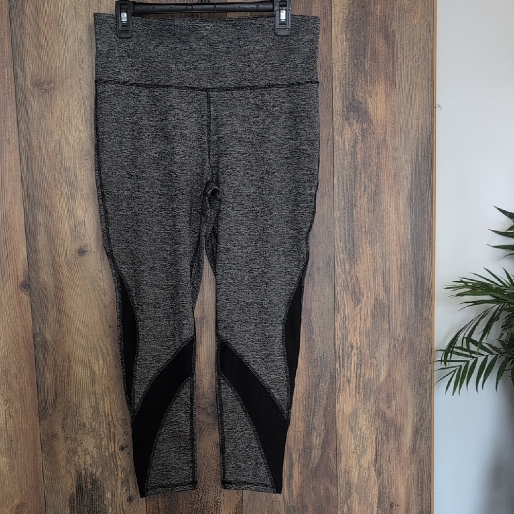 Xersion Women's Heather Gray and Black Fitted Leggings L